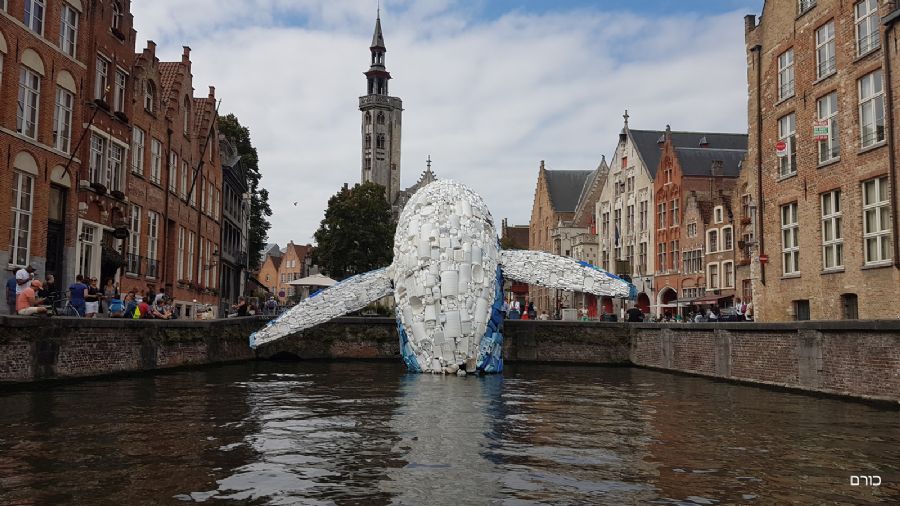 לוויתן מפסולת ימית לעידוד מודעות לשמירה על החופים